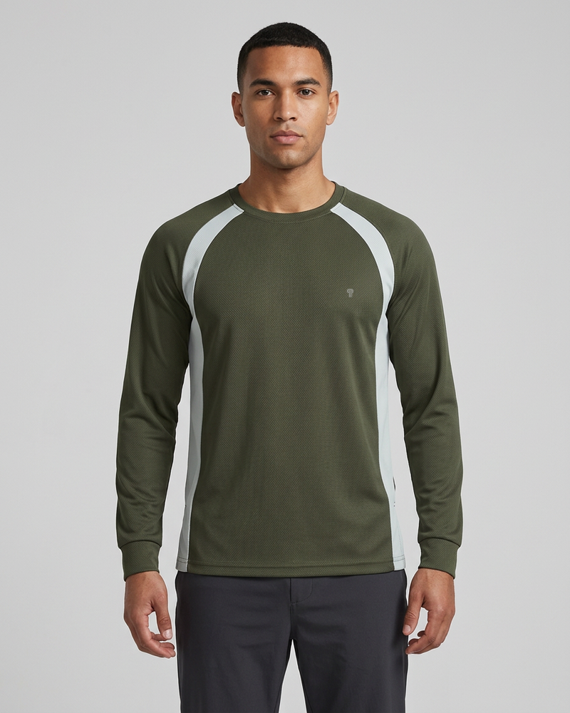 Polocom Plus Arc Panel Long Sleeve Tee in Army Green, model front view