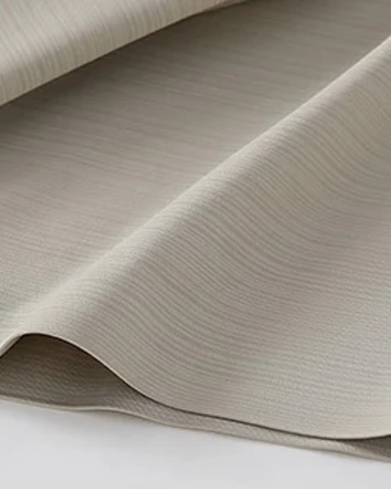 Airflow Nylon Stretch Tee smooth sleeve edge detail