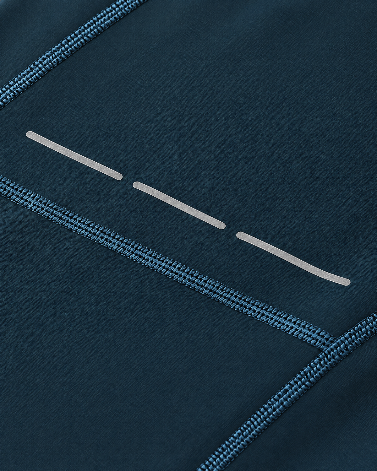 Form Pocket Training Tights | Green | Reflective detail view