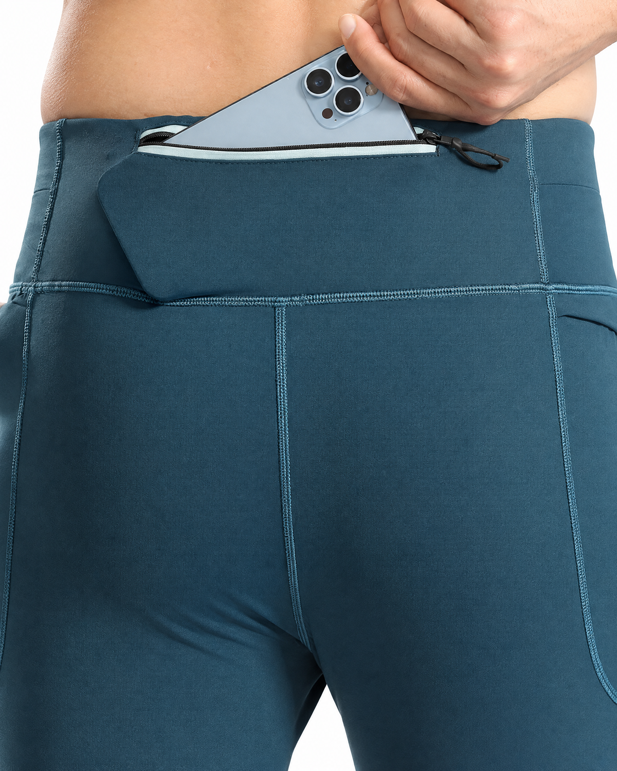 Form Pocket Training Tights | Green | Pocket detail view